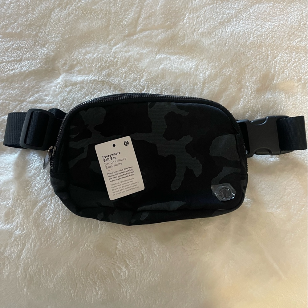 Lululemon Camo everywhere belt bag